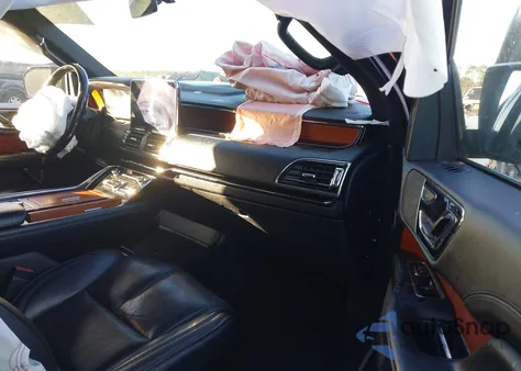 2018 Lincoln Navigator L Select z USA, uszkodzony, nr VIN 5LMJJ3JT4JEL13710